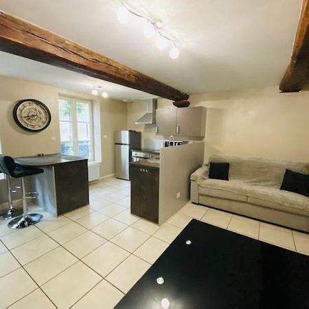 Bel Appartement Coeur De Ville 샬롱쉬르송 외부 사진