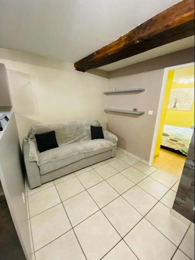 Bel Appartement Coeur De Ville 샬롱쉬르송 외부 사진