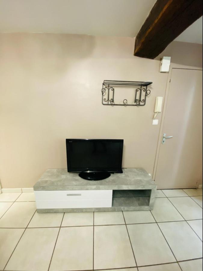 Bel Appartement Coeur De Ville 샬롱쉬르송 외부 사진
