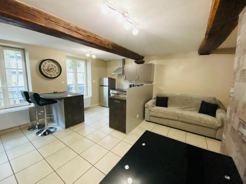 Bel Appartement Coeur De Ville 샬롱쉬르송 외부 사진